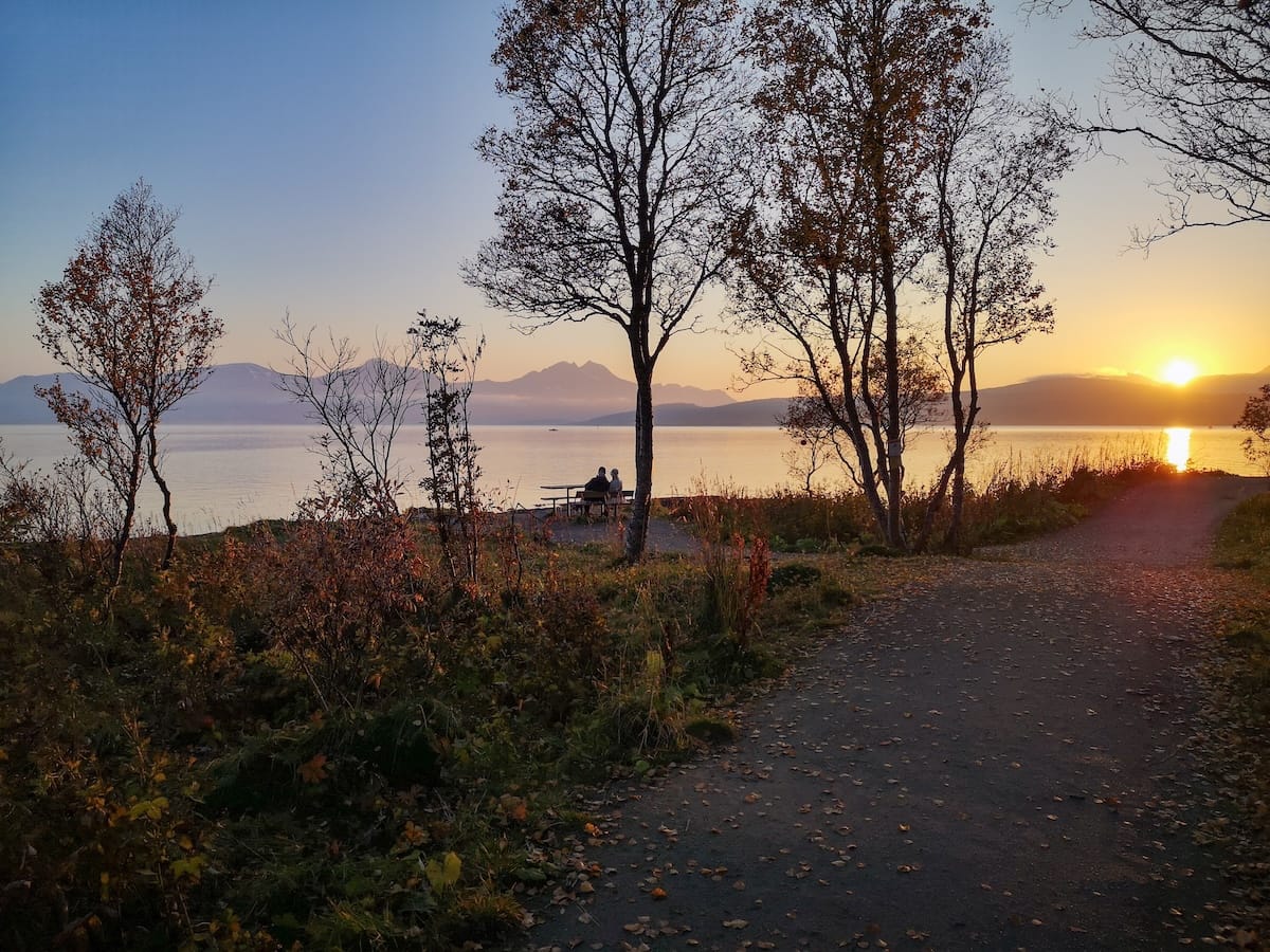 Walking around Telegrafbukta is an easier stroll