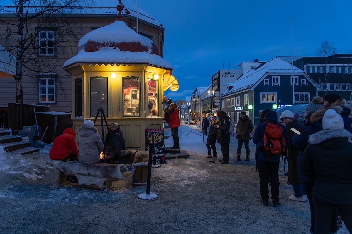 Tourists in line at Raketten for a hotdog.