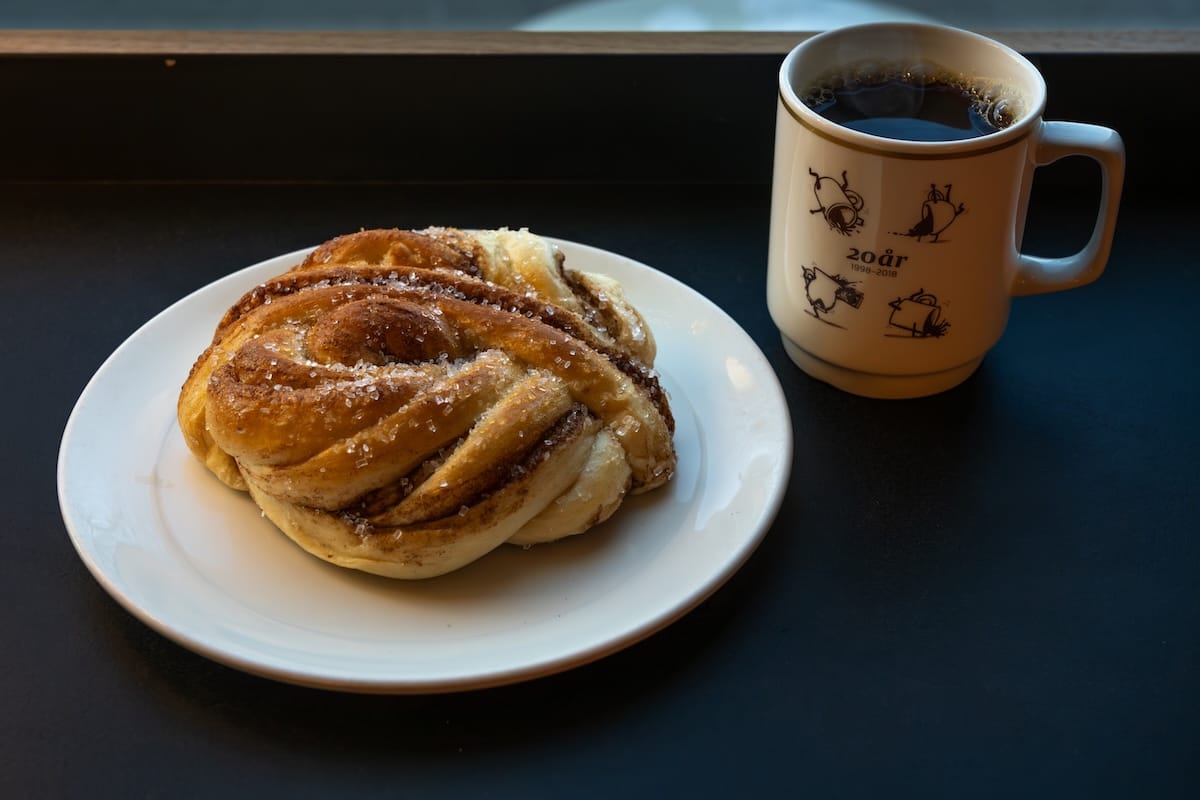 Kanelboller and coffee at Kaffebønna