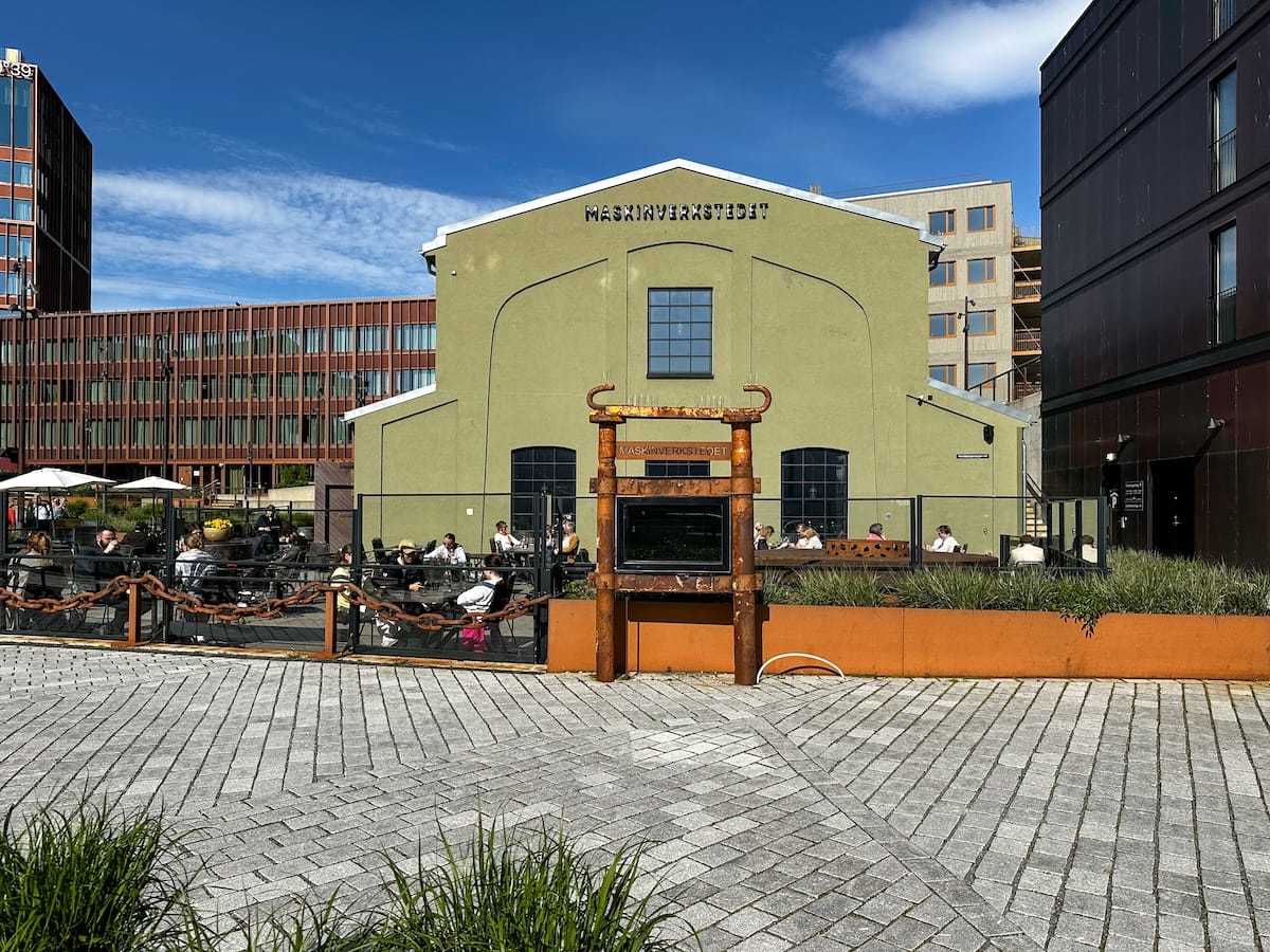 Maskinverkstedet's exterior in summer
